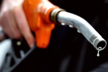 சிங்கப்பூரிலிருந்து இறக்குமதி செய்யப்படவுள்ள எரிபொருள்