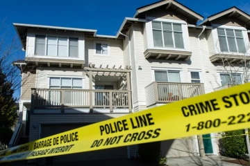 கனேடிய நகரமொன்றில் வீடு ஒன்றிற்குள் இரண்டு பெண்கள் சடலங்களாக கண்டெடுக்கப்பட்ட விடயத்தால் பரபரப்பு