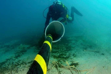 உலகில் இணையத்தள வசதியை வழங்கும் சர்வதேச கட்டமைப்பில் கோளாறு