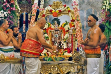 திருப்பதி ஏழுமலையான் கோவில் அதிகாரி மதம் பரப்பியதால் பணி நீக்கம்!