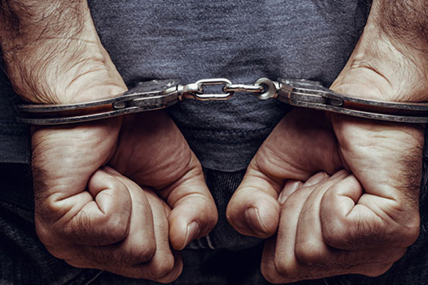 யாழில் சட்டவிரோத செயற்பாட்டில் ஈடுபட்ட இருவருக்கு நேர்ந்த கதி | Fate Of Two Involved In Illegal Activity In Jaffna யாழில் சட்டவிரோத செயற்பாட்டில் ஈடுபட்ட இருவருக்கு நேர்ந்த கதி | Fate Of Two Involved In Illegal Activity In Jaffna