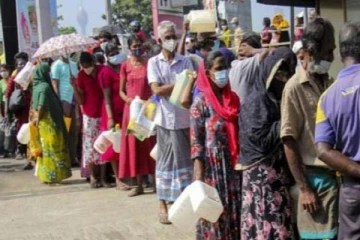 எரிபொருள் பெற காத்திருந்த ஒருவர் உயிரிழப்பு