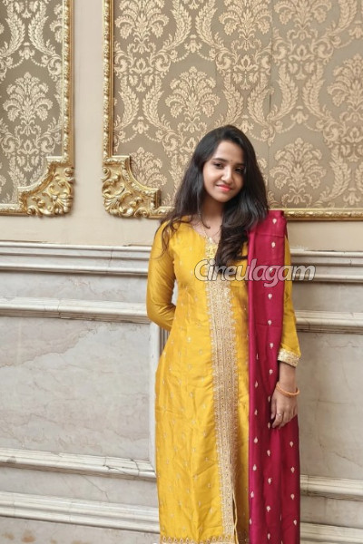 கார்த்தியின் கைதி படத்தில் நடித்த இந்த சிறுமியை நியாபகம் இருக்கா?... தீபாவளி ஸ்பெஷலாக வெளியிட்ட போட்டோ | Karthi Kaithi Movie Child Artist Latest Photo