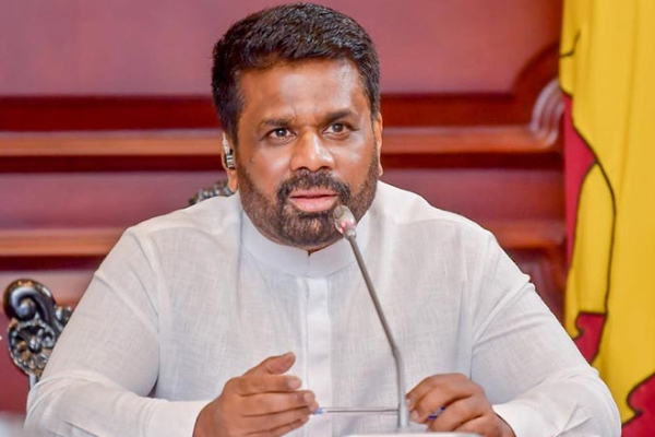 மகிந்த யுத்தத்தைப் போல் நாடு வங்குரோத்து அடையவும் தலைமை - கிண்டலடிக்கும் எம்.பி | Rajapaksha Family Ties Led To Sri Lankas Collapse