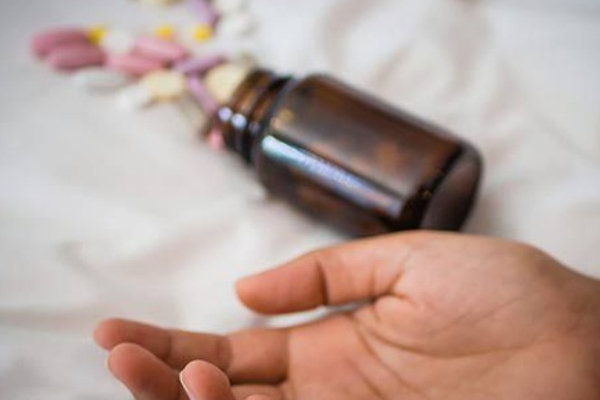 விவாகரத்து பெற்ற தாய், தந்தை கைவிட்டதால் பிள்ளைகள் செய்த அதிர்ச்சி செயல் | Traumatic Children Divorced Mother Abandoned விவாகரத்து பெற்ற தாய், தந்தை கைவிட்டதால் பிள்ளைகள் செய்த அதிர்ச்சி செயல் | Traumatic Children Divorced Mother Abandoned