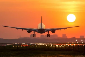 விமானங்களில் பயணம் செய்வதற்கு முன்பாக தவிர்க்க வேண்டிய உணவுகள்! இவைதான்