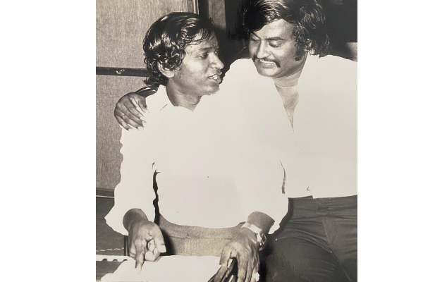 இளையராஜாவும், நடிகர் ரஜினிகாந்தும்.. இதுவரை பலரும் பார்த்திராத புகைப்படம் | Rajinikanth And Ilaiyaraja Rare Photo