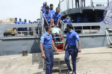 காரைநகர் கடலில் கடற்படை படகுகள் விபத்து; மாயமான கடற்படை வீரர்