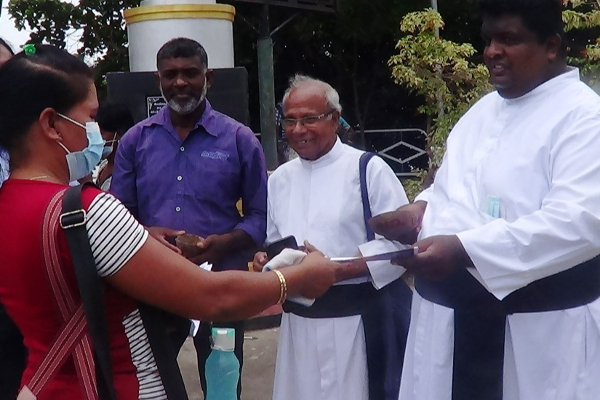 வடுக்களும் வலிகளும் நிறைந்த கதை கூறும் முள்ளிவாய்க்கால் கஞ்சி: தமிழர் தாயக பகுதிகளின் நினைவுநாள் தொகுப்பு | Mullivaikkal Porridge Remembrance Day