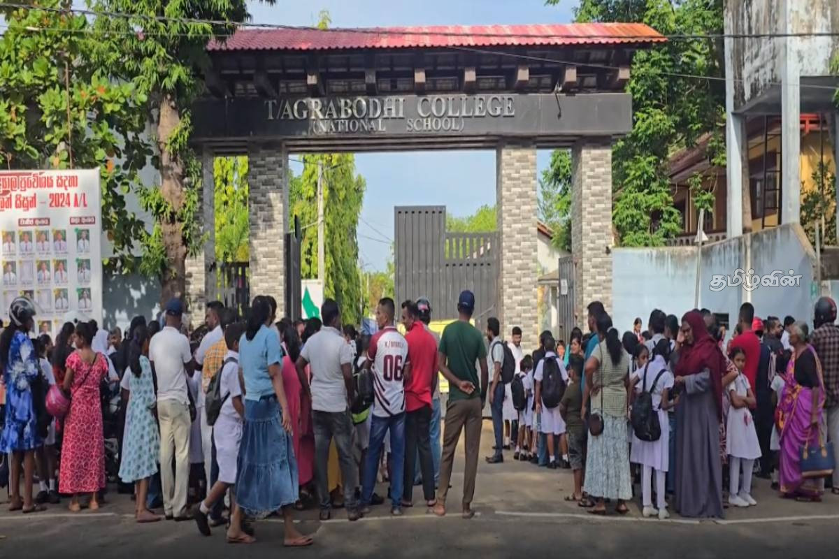 நாடளாவிய ரீதியில் ஆரம்பமான தரம் 5 புலமைப்பரிசில் பரீட்சை - பலப்படுத்தப்படும் பொலிஸ் பாதுகாப்பு | Grade 5 Scholarship Examination