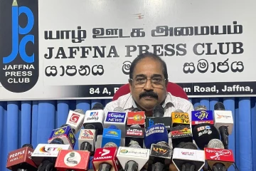 வடக்கு மாகாணத்தில் புலனாய்வுப் பிரிவினர் என்ன செய்கின்றார்கள்! சுரேஷ் கேள்வி (Video)