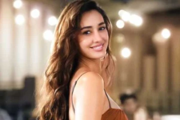 சூர்யாவின் கங்குவா பட நடிகை திஷா பதானியா இது?... கிளாமர் போட்டோ