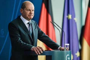 உக்ரைன் விவகாரத்தில் முடிவெடுக்கத் தயங்கும் ஜேர்மன் சேன்ஸலர்: குறையும் மக்கள் ஆதரவு