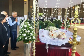 சம்பந்தனின் புகழுடலுக்கு இந்திய உயர்ஸ்தானிகர் அஞ்சலி