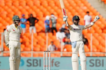 3 ஆண்டுகளுக்குப்பின் சதம் விளாசிய கோலி - கொண்டாடும் ரசிகர்கள்