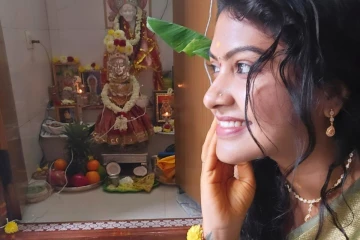 நடிகை ரச்சிதா மஹாலக்ஷ்மி வரலக்ஷ்மி பூஜை செய்த புகைப்படங்கள்