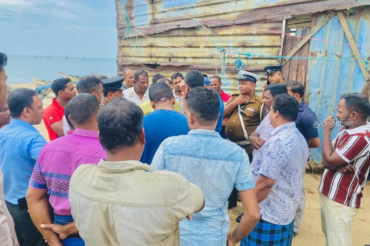 சாய்ந்தமருதில் வீதிக்கிறங்கிய கடற்றொழிலாளர்கள்.. விடுக்கப்பட்டுள்ள கடும் எச்சரிக்கை! | Sainthamaruthu Fishermen Engage In Protest