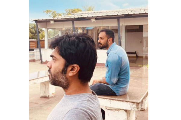 மீண்டும் பழைய லுக்கில் நடிகர் சிம்பு! ரசிகர்களிடையே பரவி வரும் சிம்புவின் லேட்டஸ்ட் போட்டோ.. | Simbu Latest Beard Look