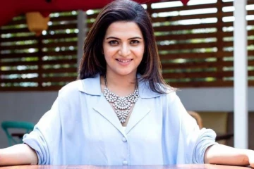 Shooting Spot-ல் DDயை விழுந்து விழுந்து கவனித்த புகழ்..