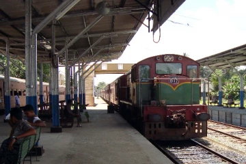 தொடருந்து  திணைக்களத்திற்கு நான்கு பில்லியன் இழப்பு! கட்டணம் மாற்றியமைக்க முடிவு?