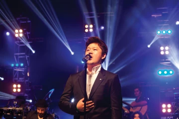 பிரபல தென்கொரிய பாடகர் தற்கொலை