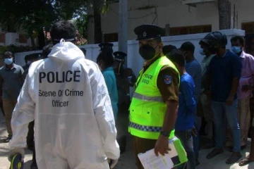 இலங்கையில் பட்டப்பகலில் இடம்பெற்ற பகீர் சம்பவம்... பரிதாபமாக உயிரிழந்த தம்பதியினர்!