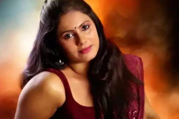 பெண்களை அந்தரங்க டாய்ஸ்-ஆ பாக்குறாங்க!! நடிகை ரேகா நாயரை கேவலப்படுத்திய பெண்..