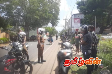 யாழ்.உரும்பிராயில் காருடன் மோட்டார் சைக்கிள் மோதி விபத்து!