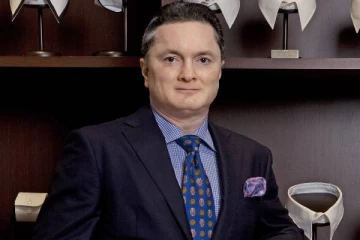 தந்தையின் சொத்துக்களைப் பறித்து நடுத்தெருவுக்கு தள்ளிய பெரும் கோடீஸ்வரர்: பல நூறு கோடியை இழக்க வைத்த காதல்