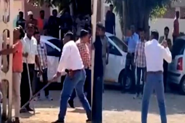 பார்ப்பவர்களை மனதில் பிதியை கிழப்பிய லத்தியடி பாடம்!