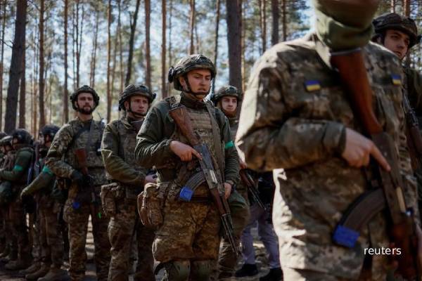 புடினுக்கு மிகப்பெரிய பின்னடைவு... உயிருக்கு போராடும் முதன்மையான ரஷ்ய தளபதி | Russian General Fights For Life புடினுக்கு மிகப்பெரிய பின்னடைவு... உயிருக்கு போராடும் முதன்மையான ரஷ்ய தளபதி | Russian General Fights For Life