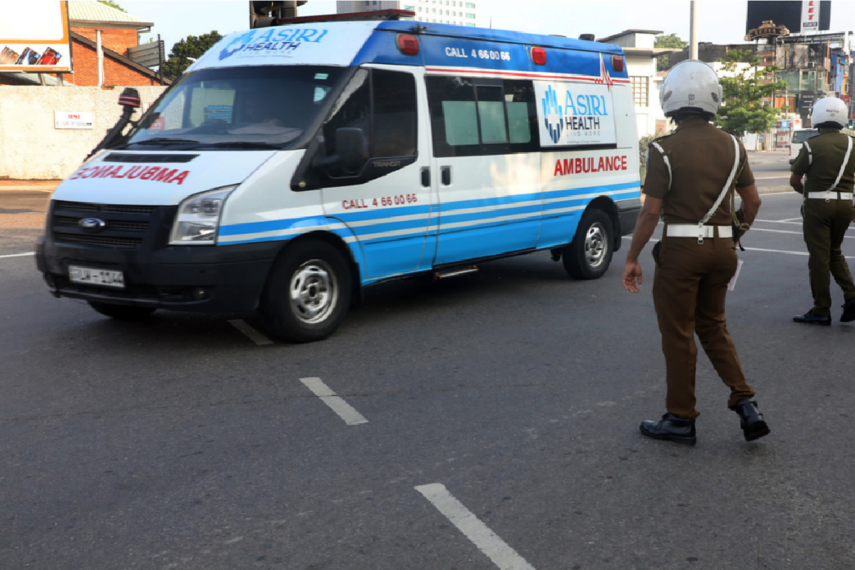 லொறி மோதி மோட்டார் சைக்கிளில் சென்ற பெண் பலி; மகன் படுகாயம் | Woman Riding Motorcycle Killed In Collision Lorry