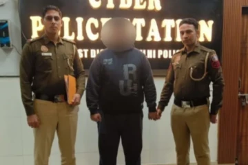 பேக் ஐடி மூலம் 700 பெண்களை ஏமாற்றிய 23 வயது இளைஞர் - அதிர்ந்த போலீஸ்