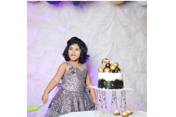சாண்டி வீட்டில் நடந்த விஷேசம்!  மகள் லாலா இவ்வளவு பெருசா வளர்ந்துட்டாங்களா? தீயாய் பரவும் புகைப்படங்கள் | Biggboss Sandy Daughter Birthday Special Photos