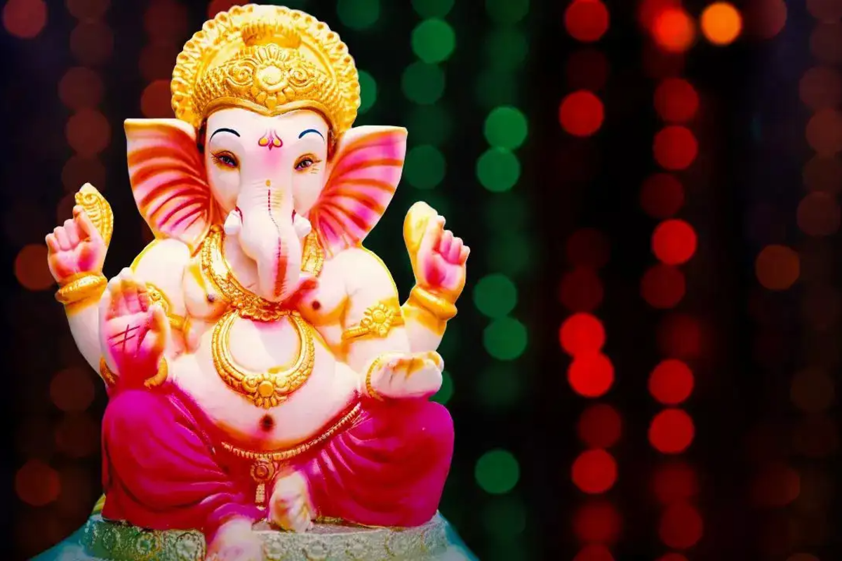 தீட்டு என்றால் என்ன? தீட்டு இருந்தால் கோவிலுக்கு செல்லக் கூடாதா ? | What Is Theetu And Can We Go Temple During Menses