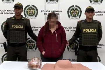 கர்ப்பிணிப்பெண்ணை சோதனையிட்ட அதிகாரிகள்: காத்திருந்த அதிர்ச்சி