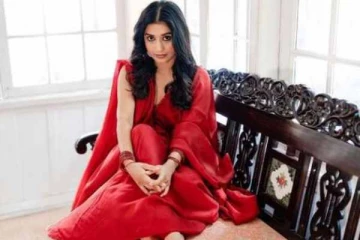 41 வயதிலும் அழகில் மயக்கும் நடிகை மீரா ஜாஸ்மின் அழகிய போட்டோஸ்