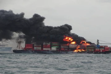 எக்ஸ்பிரஸ் பேர்ள் கப்பலில் அபாயகரமான இரசாயனங்கள்! மறைக்கப்பட்ட உண்மைகள்