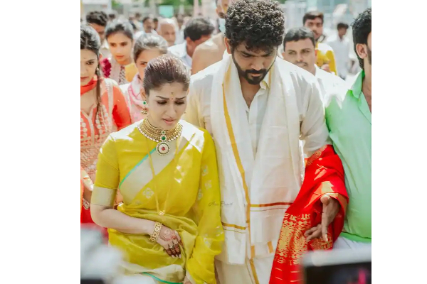 திருமணத்திற்கு வந்தவர்களுக்கு நயன்தாரா விக்கி கொடுத்த பரிசு! இவ்வளவு காஸ்ட்லியா? | Nayanthara Vignesh Costly Gift To Guests