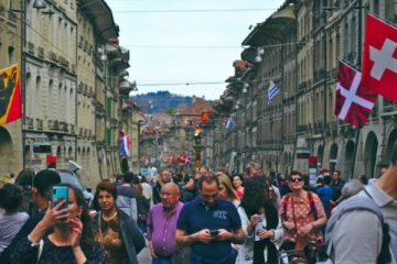 சுவிஸ் குடியுரிமை பெறுவது இவர்களுக்கு எளிது: காரணம் என்ன?