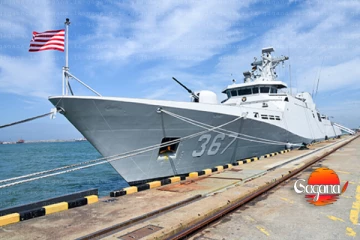 කොළඹ වරායට අමුත්තෙක්