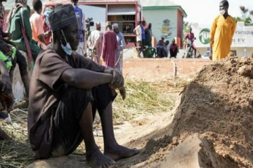 வெளிநாடொன்றில் 40 விவசாயிகளை சுட்டுக்கொன்ற கும்பல்!