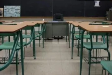 கடமை நேரத்தில் கஞ்சா புகைத்த இரண்டு பாடசாலை ஆசிரியர்கள்!