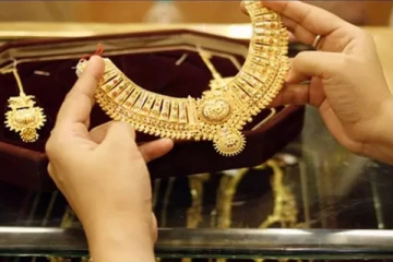 இன்றைய தங்கம் விலை! சமீபத்தில் சரசரவென குறைந்த விலை: தயக்கத்தில் முதலீட்டாளர்கள்