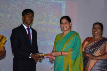 மாணவர்களை பாராட்டிய கிழக்கு மாகாண ஆளுநர்!