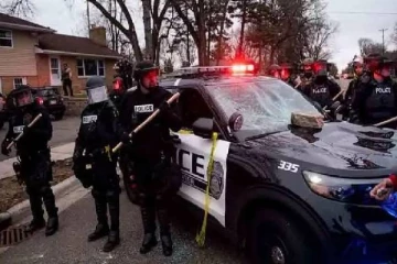 வேலைக்குப் போகச் சொன்னதால் குடும்பத்தினரை கொடூரமாக கொன்ற இளைஞர்! பரபரப்பு சம்பவம்