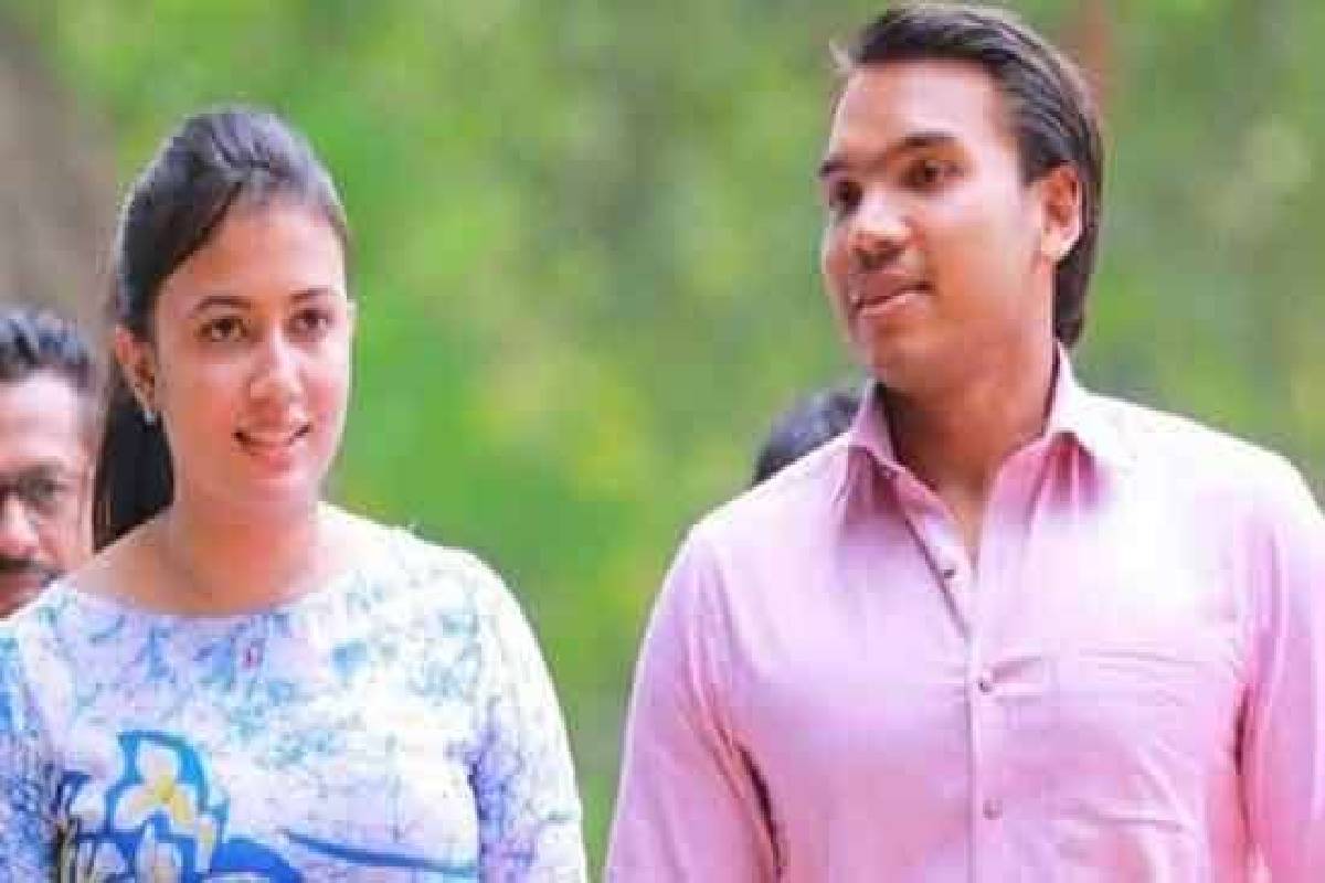 முதன்முறையாக அரசியலில் குதிக்கும் நாமலின் மனைவி : அனுராதபுர பேரணியில் களமிறக்கம் | Limini To Replace Namal At Anuradhapura Rally முதன்முறையாக அரசியலில் குதிக்கும் நாமலின் மனைவி : அனுராதபுர பேரணியில் களமிறக்கம் | Limini To Replace Namal At Anuradhapura Rally