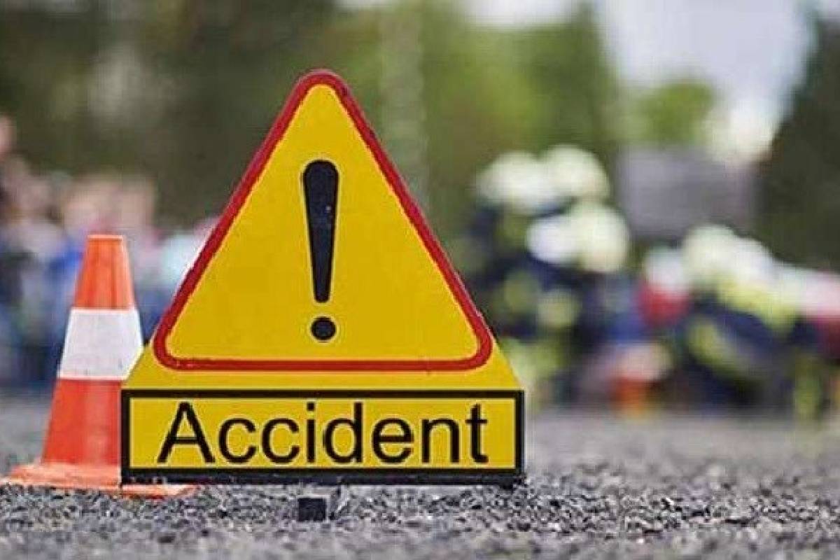 அஹங்கமயில் நேருக்கு நேர் மோதிக்கொண்ட வாகனங்கள்:ஐவர் வைத்தியசாலையில் | Ahangama Accident 5 Injured அஹங்கமயில் நேருக்கு நேர் மோதிக்கொண்ட வாகனங்கள்:ஐவர் வைத்தியசாலையில் | Ahangama Accident 5 Injured