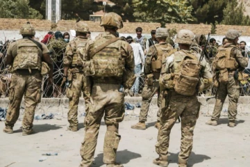 காபுல் விமானநிலையத்தில் ஆயுதக்குழு படையினர் மோதல்; ஒருவர் பலி