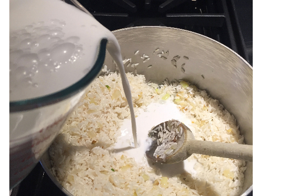 இலங்கை சிங்களவர்கள் விரும்பி உண்ணும் பால் சோறு.... கட்ட சம்பலுடன் சாப்பிட்டால் வாழ் நாளில் மறக்க மாட்டீர்கள் | Coconut Milk Rice Sri Lanka